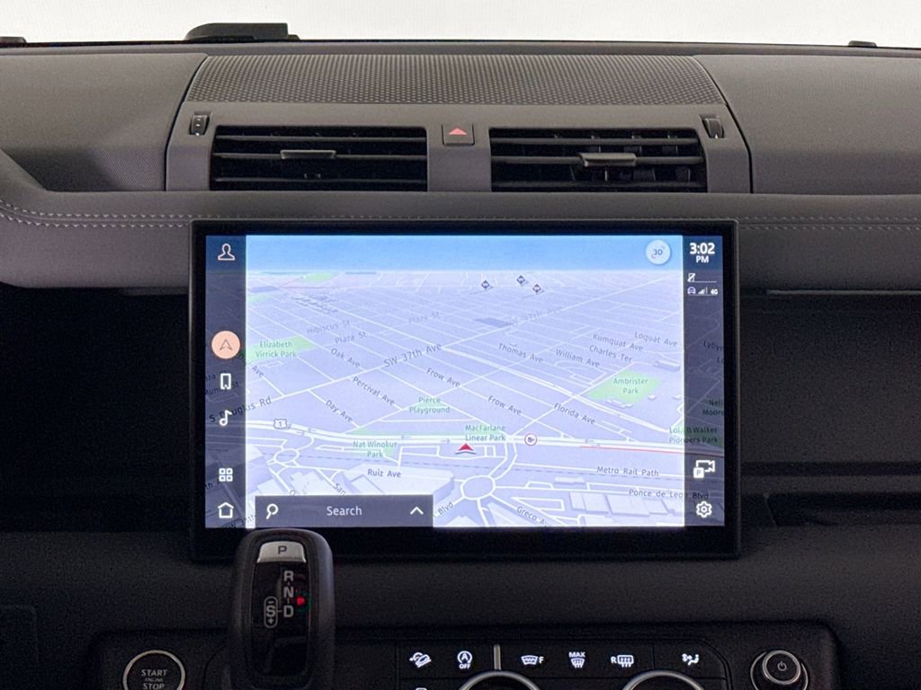 Used 2025 Land Rover Defender 110 X-Dynamic SE AWD/4WD image 23