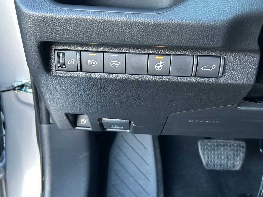 Used 2025 Toyota RAV4 SE w/ Weather & Moonroof Package image 13