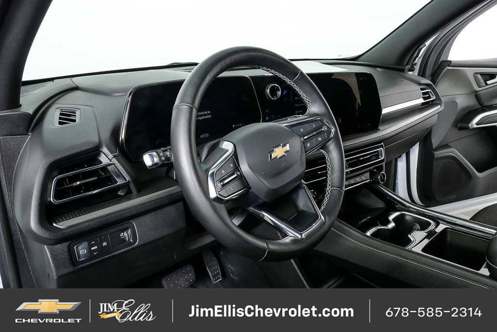 Certified 2025 Chevrolet Traverse LT FWD image 4
