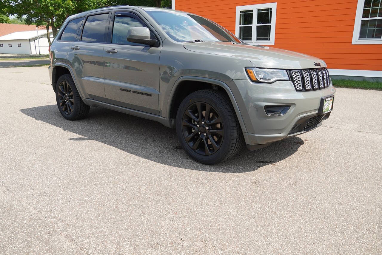 Used 2021 Jeep Grand Cherokee Laredo X AWD/4WD image 2