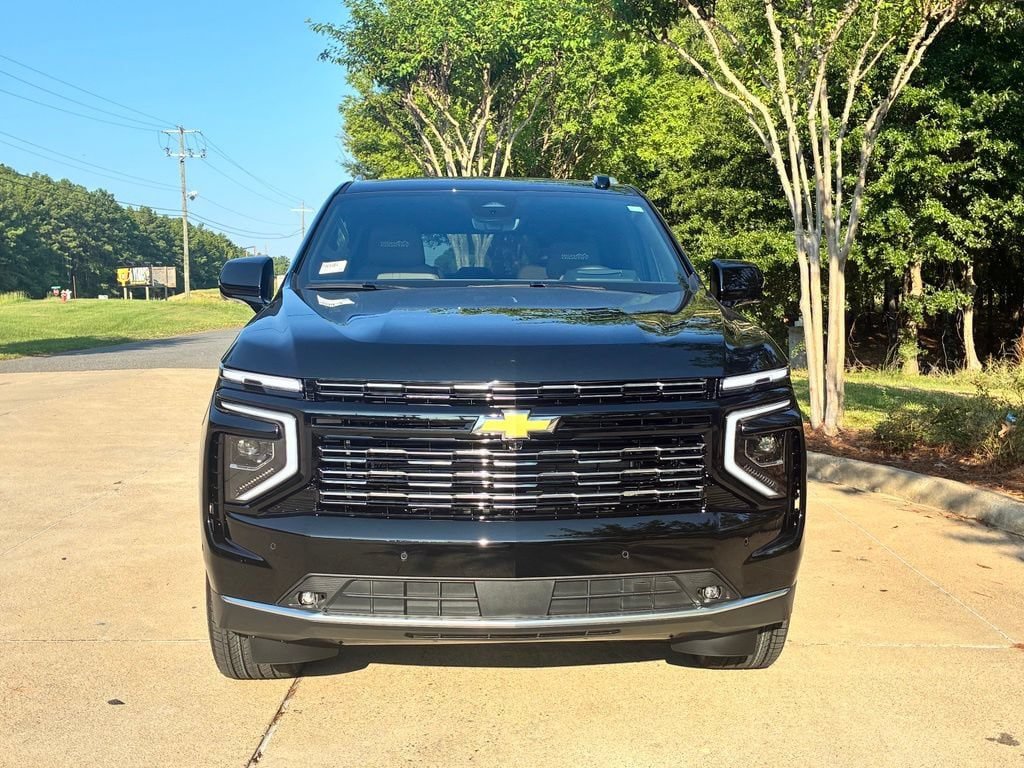 New 2026 Chevrolet Suburban High Country AWD/4WD image 2