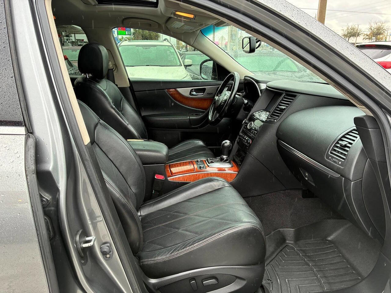 Used 2014 INFINITI QX70 Base AWD 4dr SUV (3.7L V6) w/ Premium Package image 12