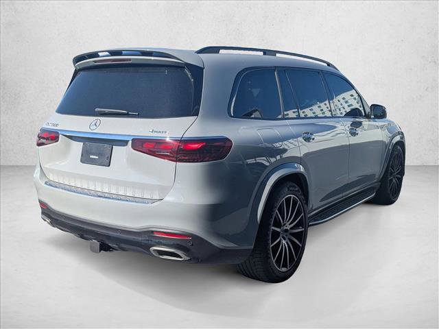 Used 2024 Mercedes-Benz GLS 580 4MATIC image 5