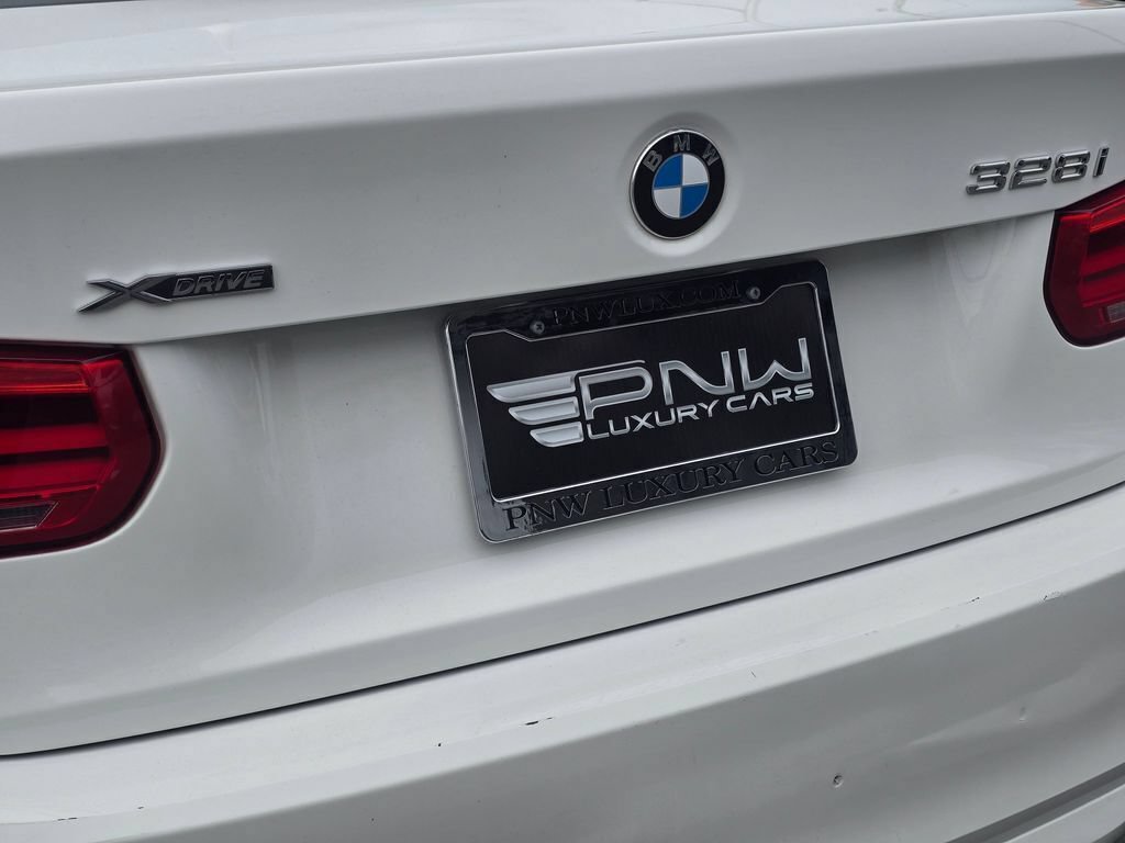 Used 2013 BMW 328i xDrive Sedan AWD/4WD image 12