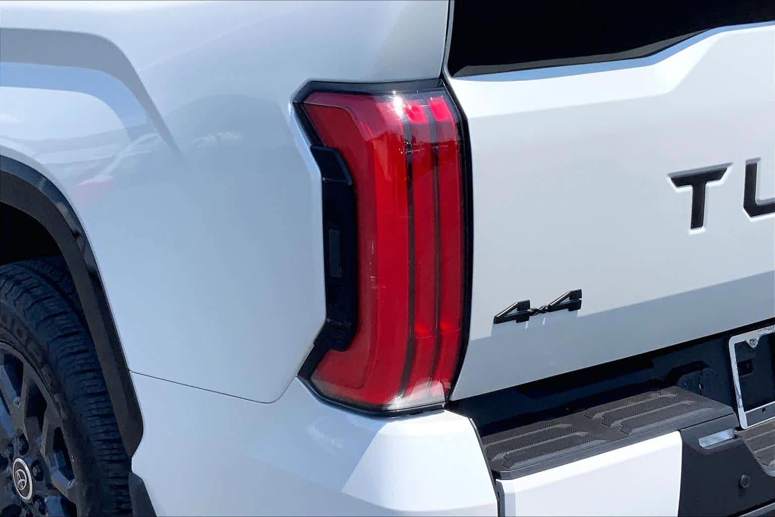 Used 2024 Toyota Tundra Platinum AWD/4WD image 29