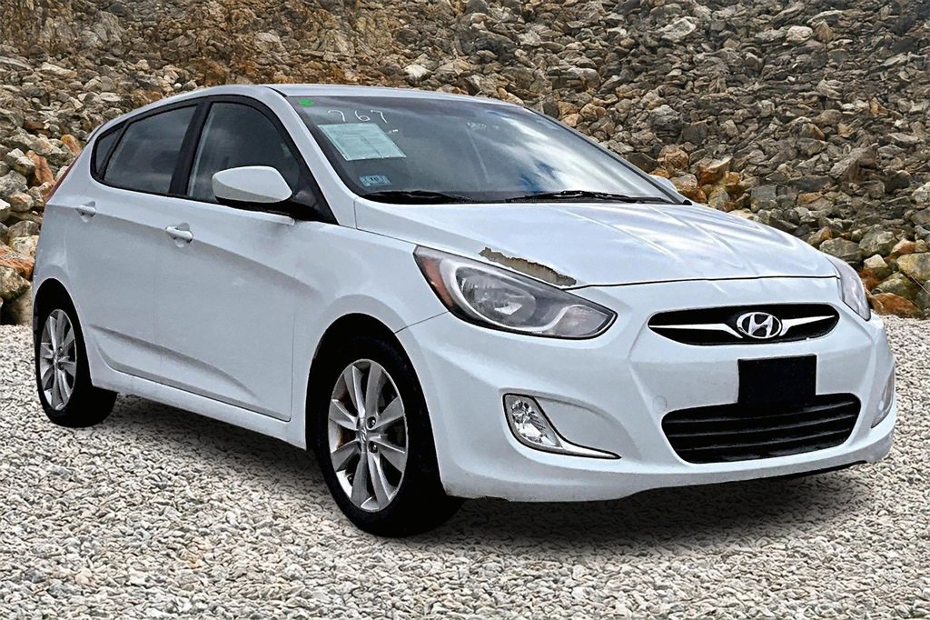 Used 2012 Hyundai Accent SE image 9