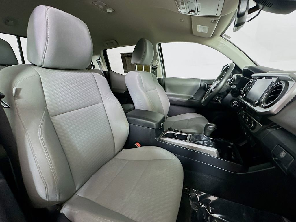 Used 2021 Toyota Tacoma SR5 AWD/4WD image 12