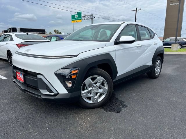 New 2026 Hyundai Kona SE FWD image 3