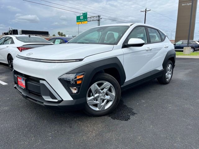 New 2026 Hyundai Kona SE FWD image 3