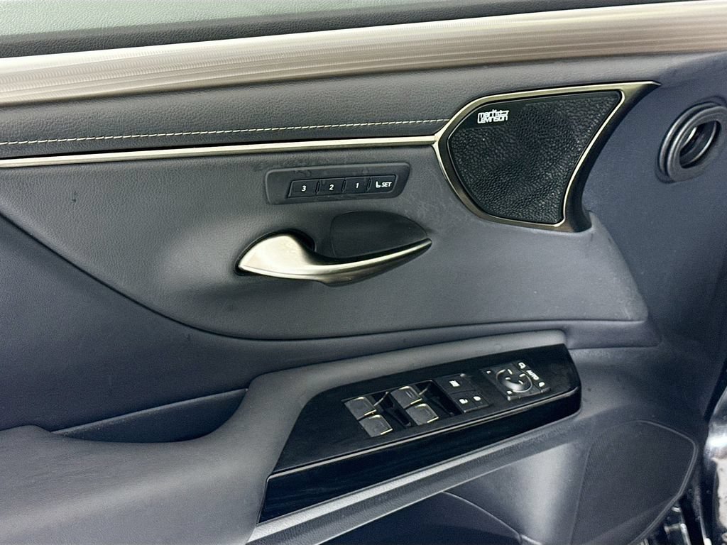 Used 2022 Lexus ES 350 F Sport w/ Accessory Package FWD image 23