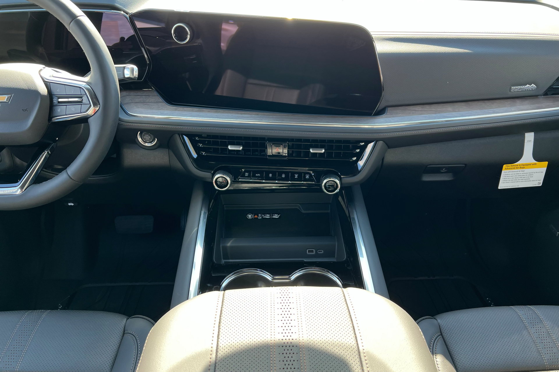 New 2026 Chevrolet Suburban High Country image 14