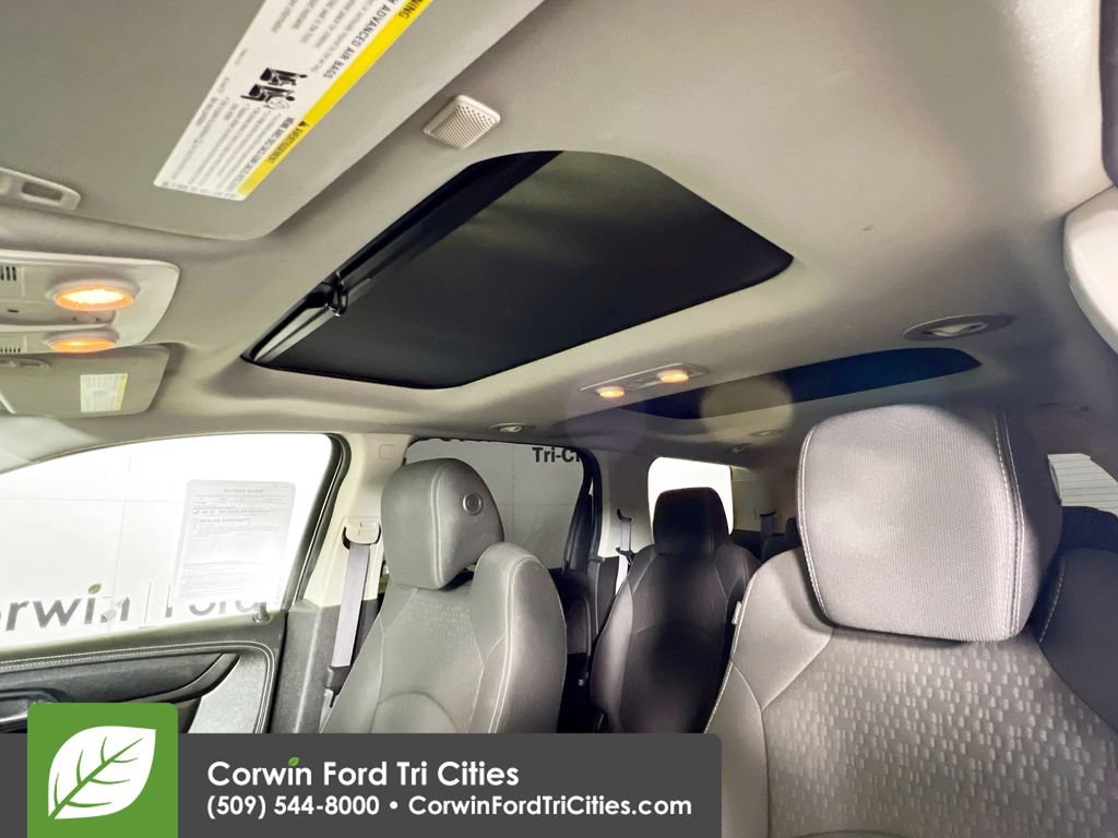 Used 2015 GMC Acadia SLE AWD/4WD image 26