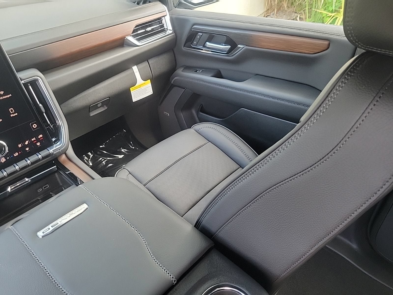 New 2026 GMC Yukon XL Denali RWD image 14