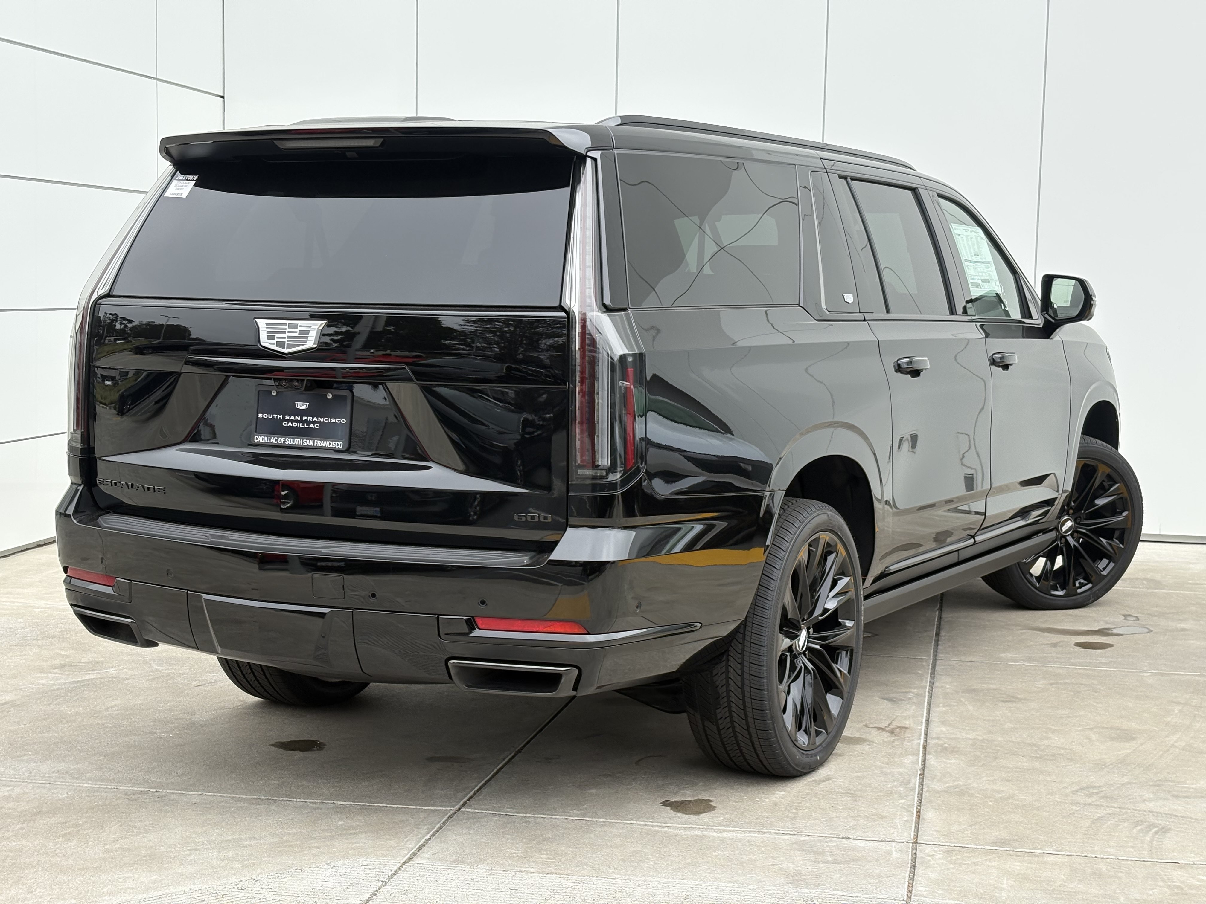 New 2026 Cadillac Escalade ESV Platinum Sport w/ LPO, ONYX Package AWD/4WD image 7