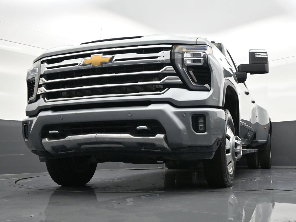 Used 2025 Chevrolet Silverado 3500 High Country w/ High Country Premium Package image 31