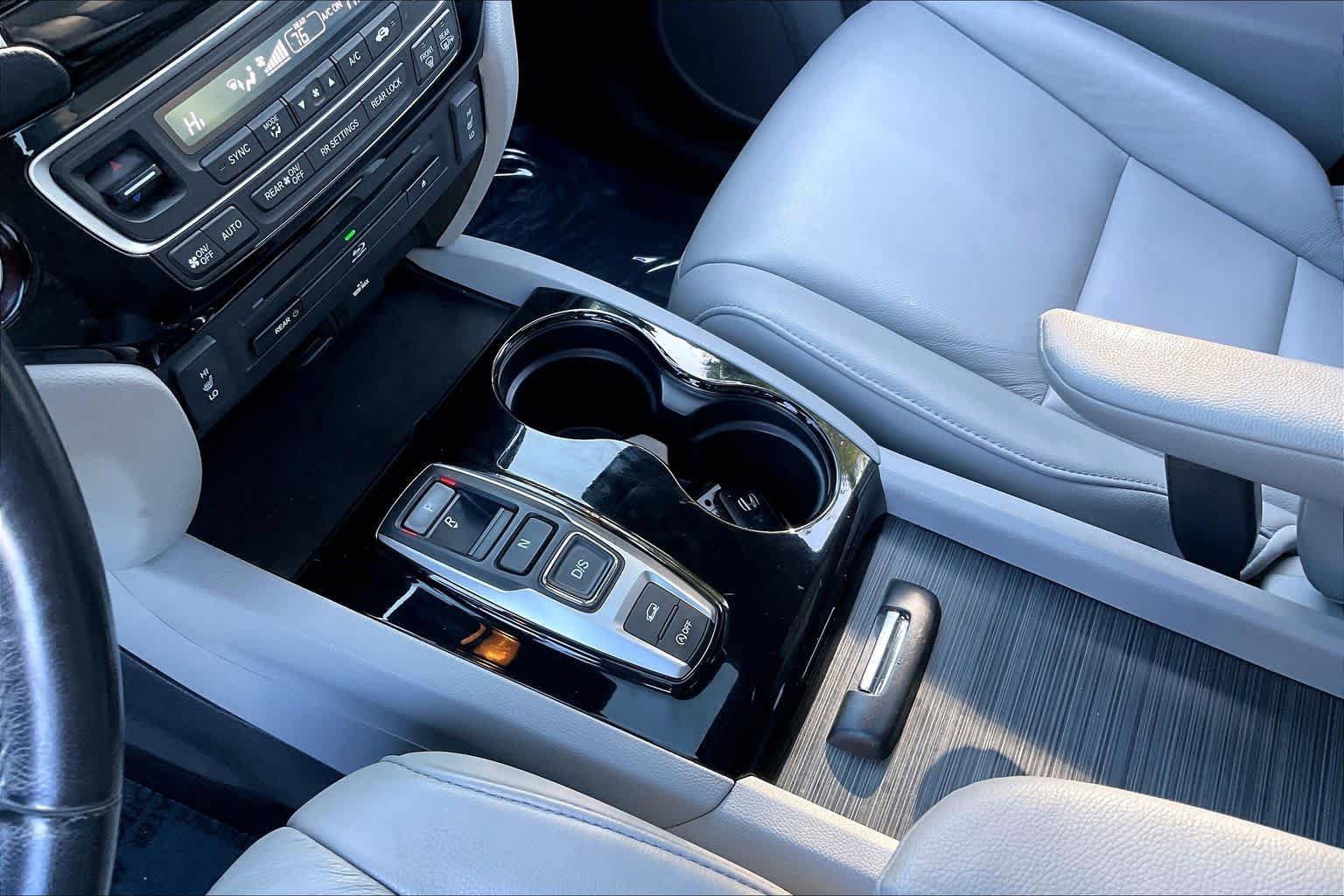 Used 2016 Honda Pilot Touring image 16