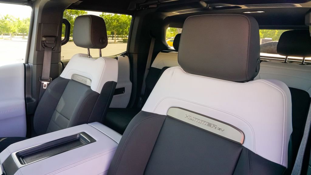 Used 2025 GMC Hummer EV 2X w/ LPO, Cargo Utility Package AWD/4WD image 26