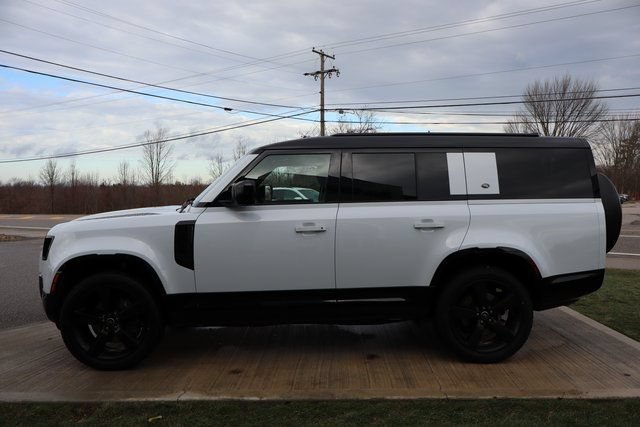 Used 2023 Land Rover Defender 130 X-Dynamic SE AWD/4WD image 36
