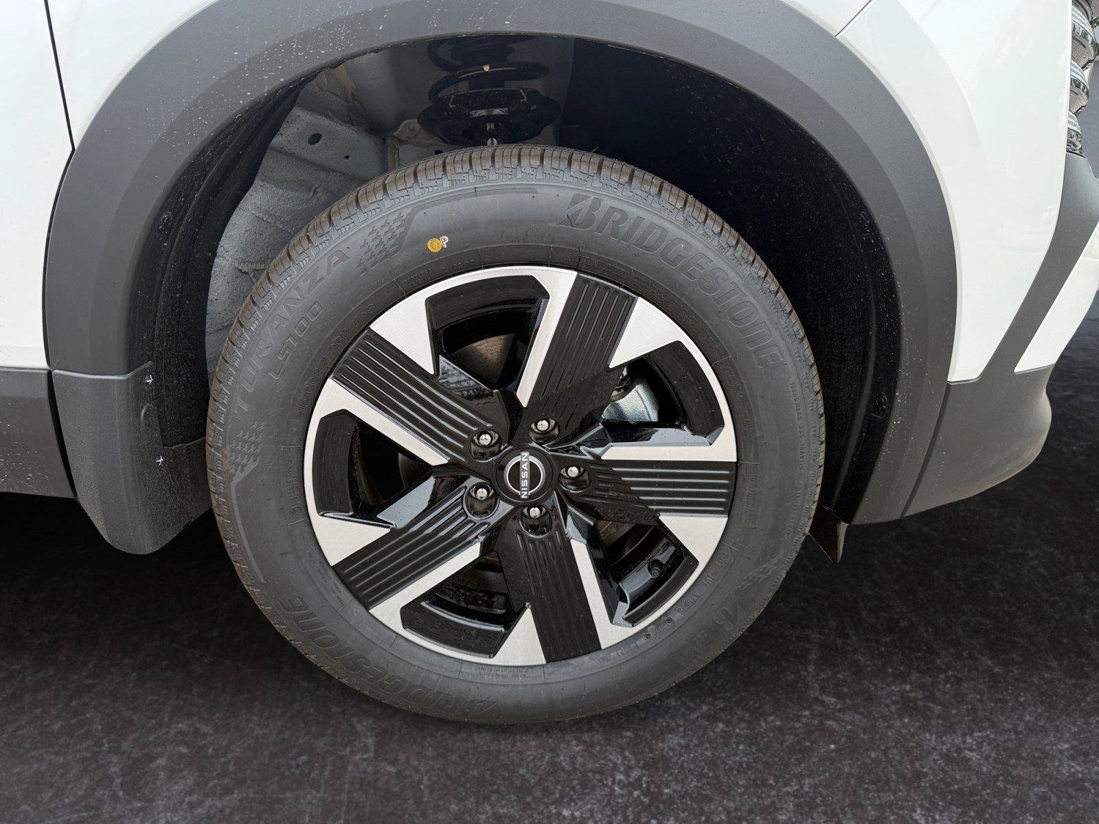 New 2027 Nissan Kicks SV AWD/4WD image 27