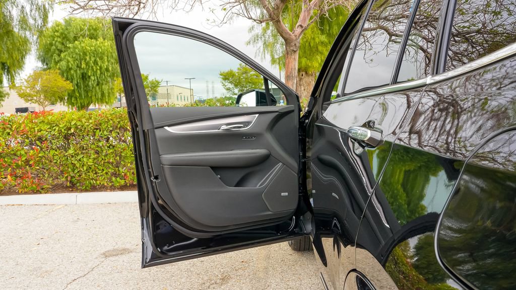 Certified 2025 Cadillac XT6 Luxury image 20