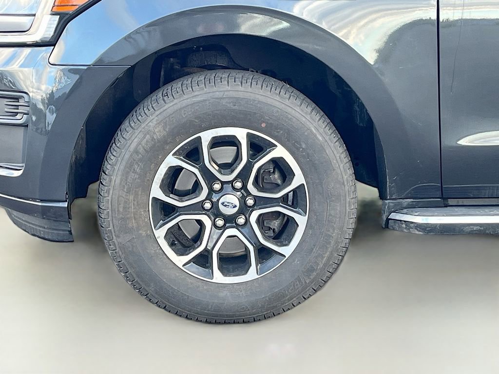 Used 2023 Ford Expedition Max XLT image 31