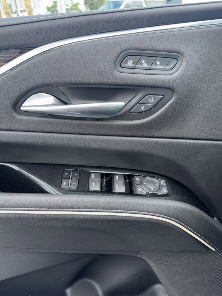 Used 2023 Cadillac Escalade Premium Luxury image 12