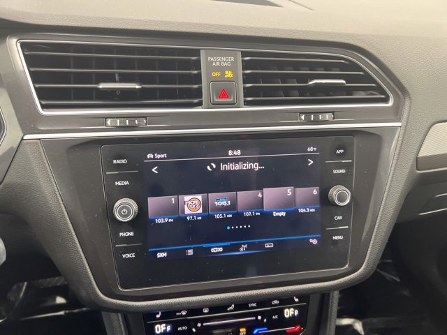 Used 2022 Volkswagen Tiguan SE image 17