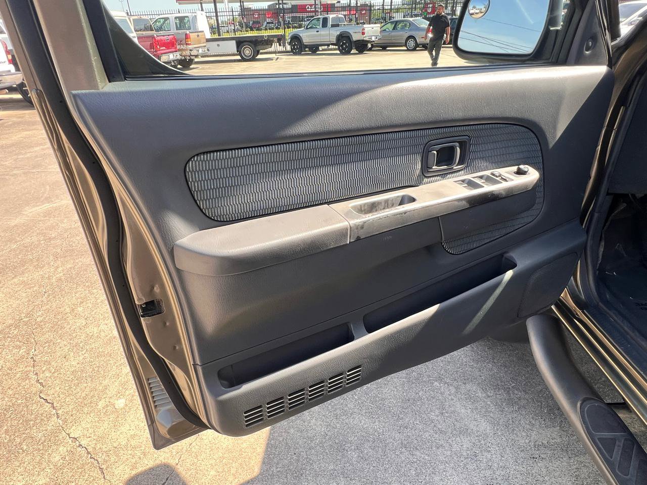 Used 2002 Nissan Xterra SE RWD image 23