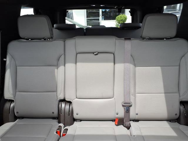 Used 2023 GMC Yukon SLT w/ SLT Premium Package AWD/4WD image 35