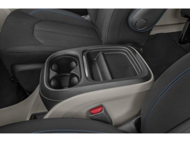 Used 2021 Chrysler Pacifica Limited AWD/4WD image 17