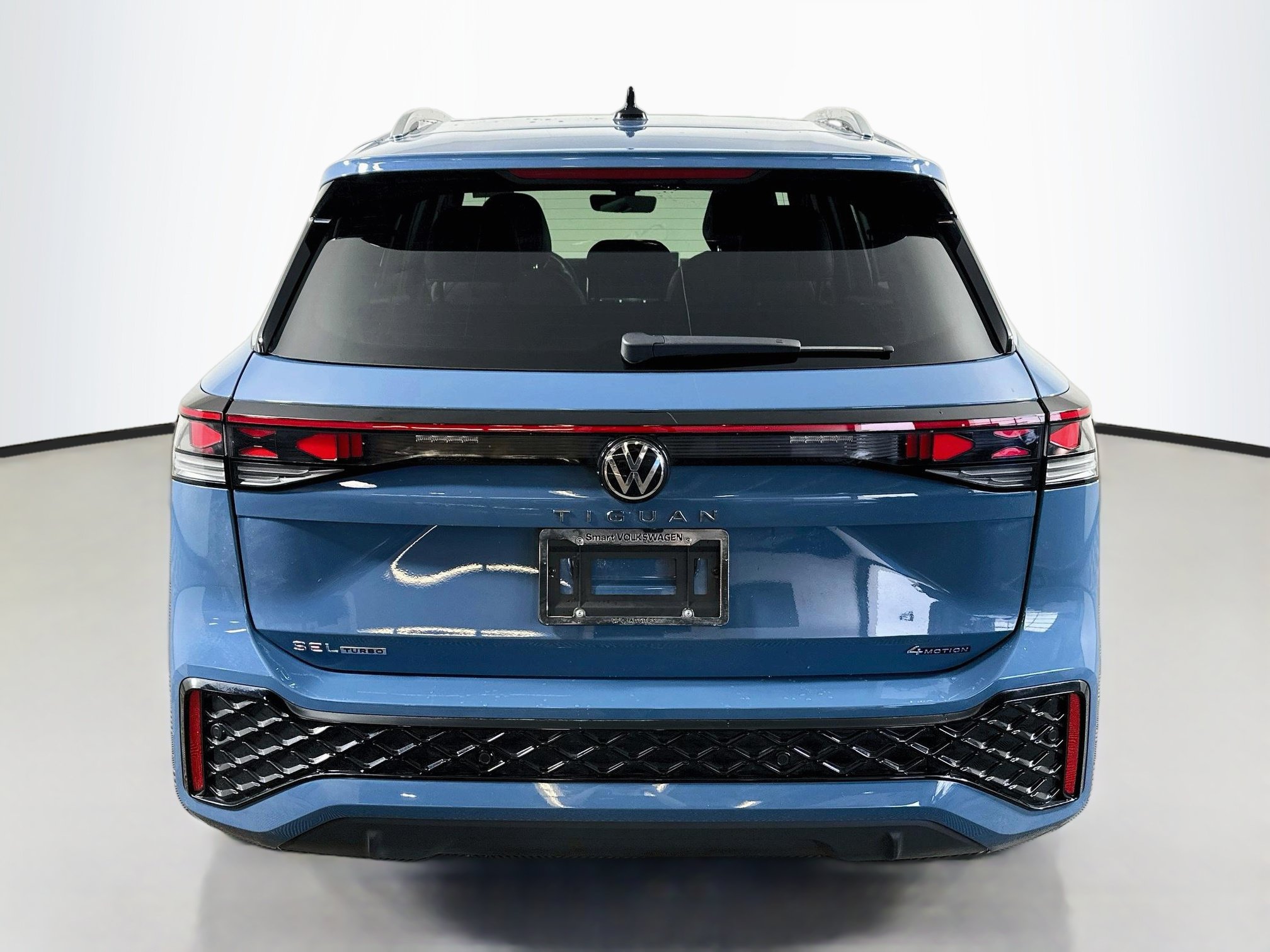Used 2026 Volkswagen Tiguan SEL R-Line AWD/4WD image 6