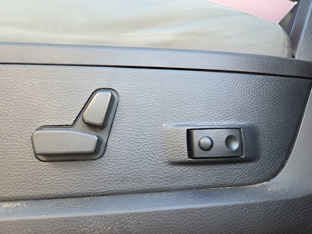 Used 2016 RAM 1500 Big Horn image 23