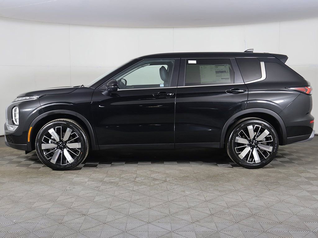 New 2026 Mitsubishi Outlander SE image 19