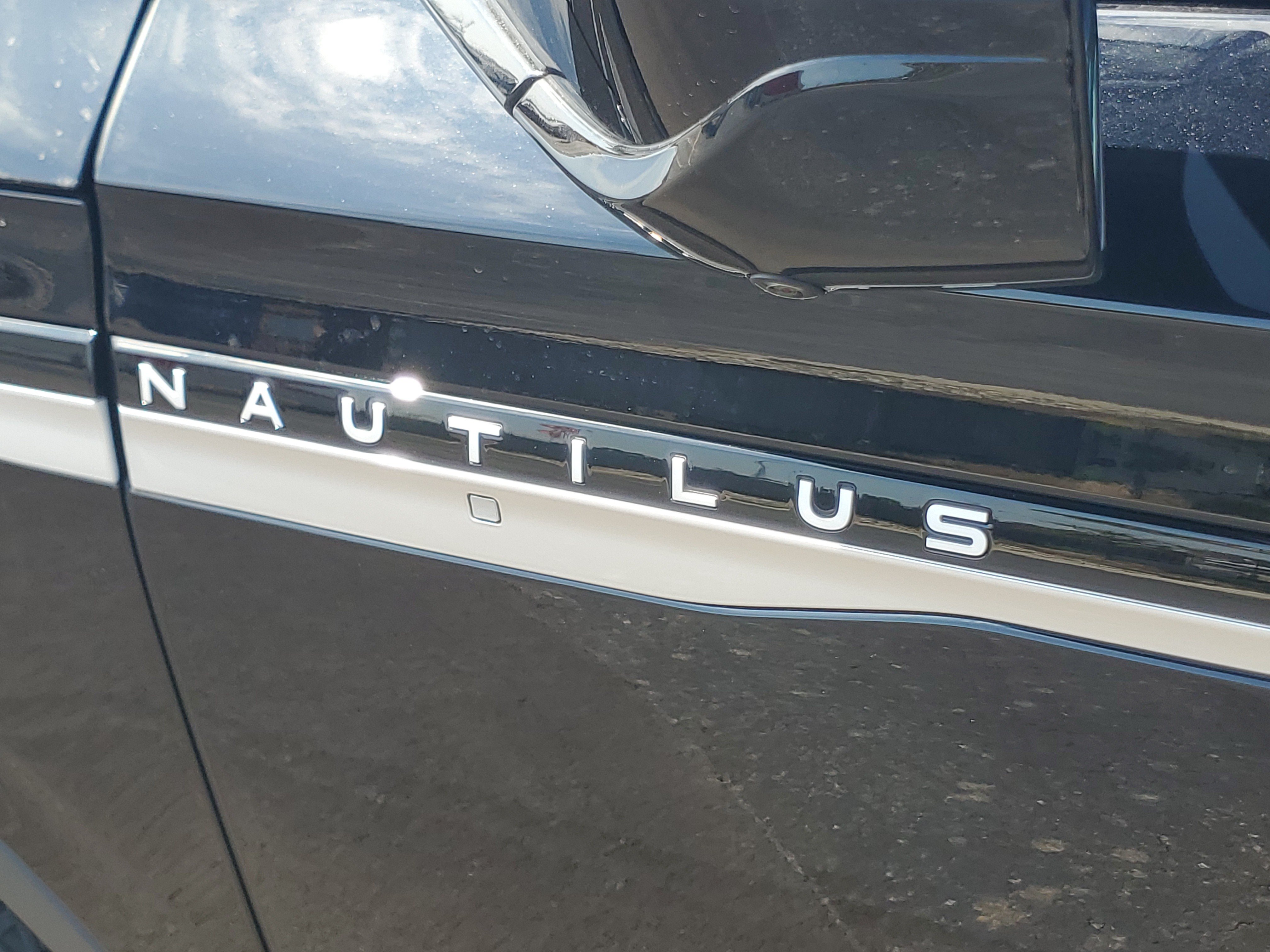 New 2026 Lincoln Nautilus Premier w/ Equipment Group 102A AWD/4WD image 7