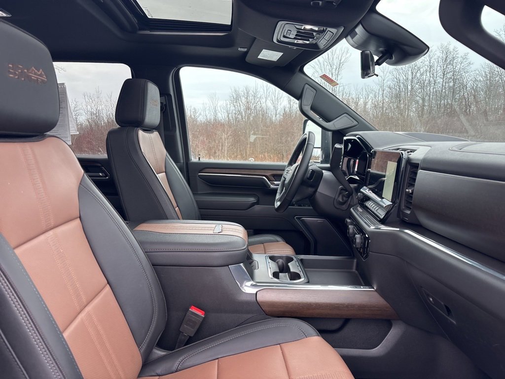 Used 2024 Chevrolet Silverado 3500 High Country w/ High Country Premium Package image 32