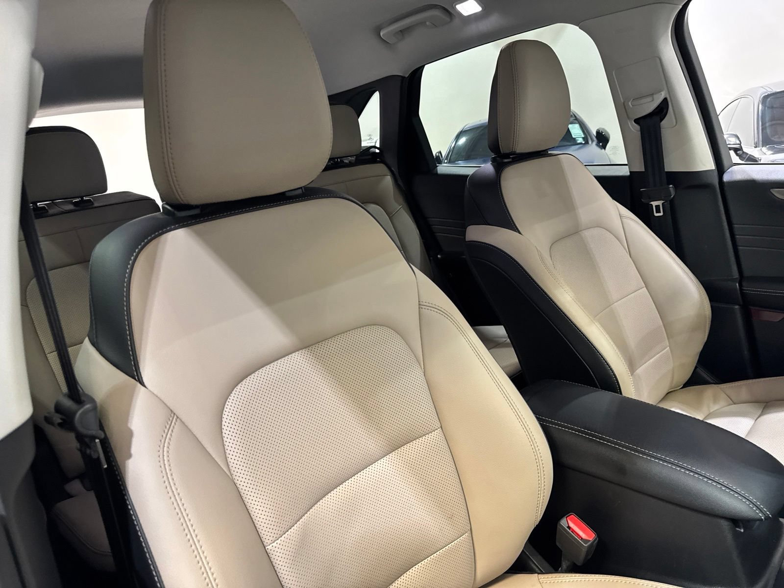 Used 2022 Ford Escape Titanium AWD/4WD image 41