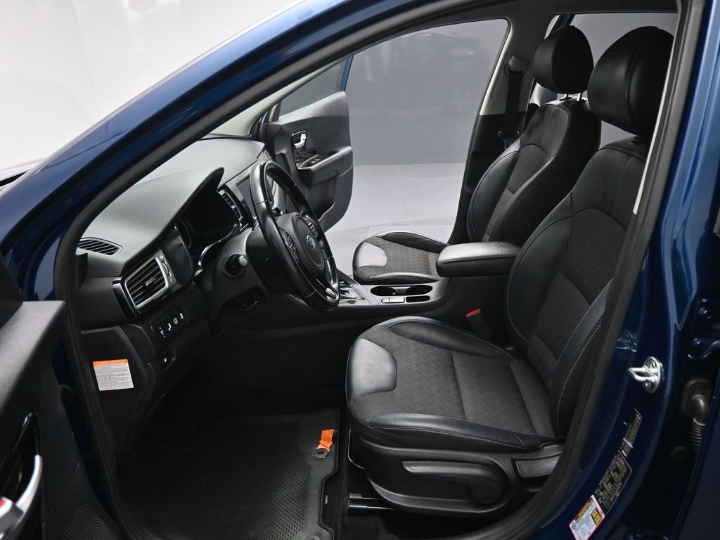 Used 2018 Kia Niro EX image 10