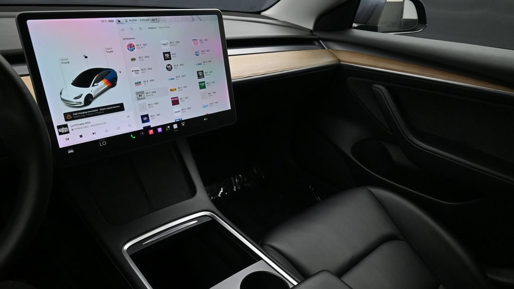 Used 2021 Tesla Model 3 Standard Range Plus RWD image 8