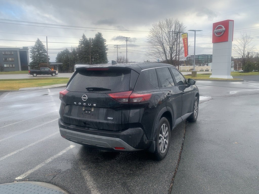 Used 2023 Nissan Rogue S image 7