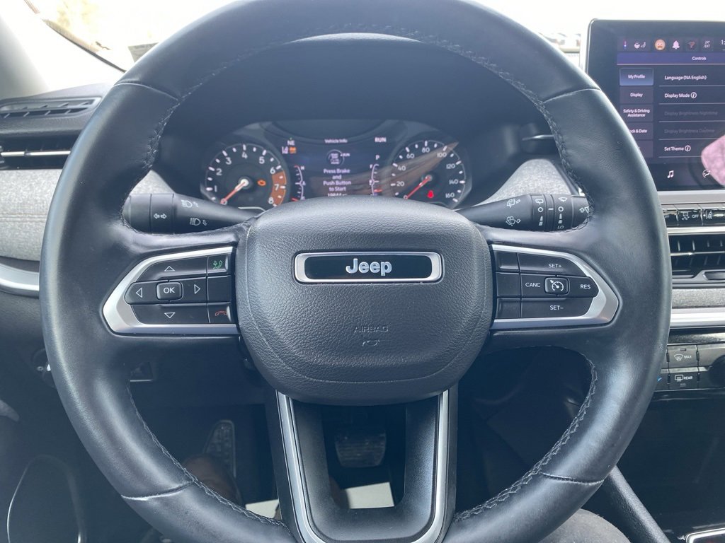 Used 2022 Jeep Compass Latitude image 27