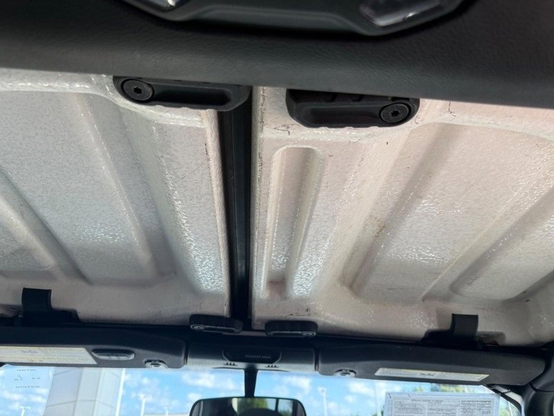 Used 2020 Jeep Wrangler Unlimited Sahara image 13