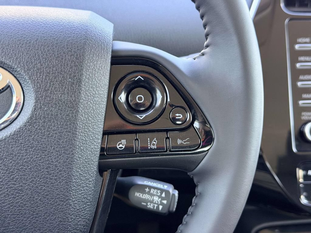 Certified 2022 Toyota Prius FWD image 8