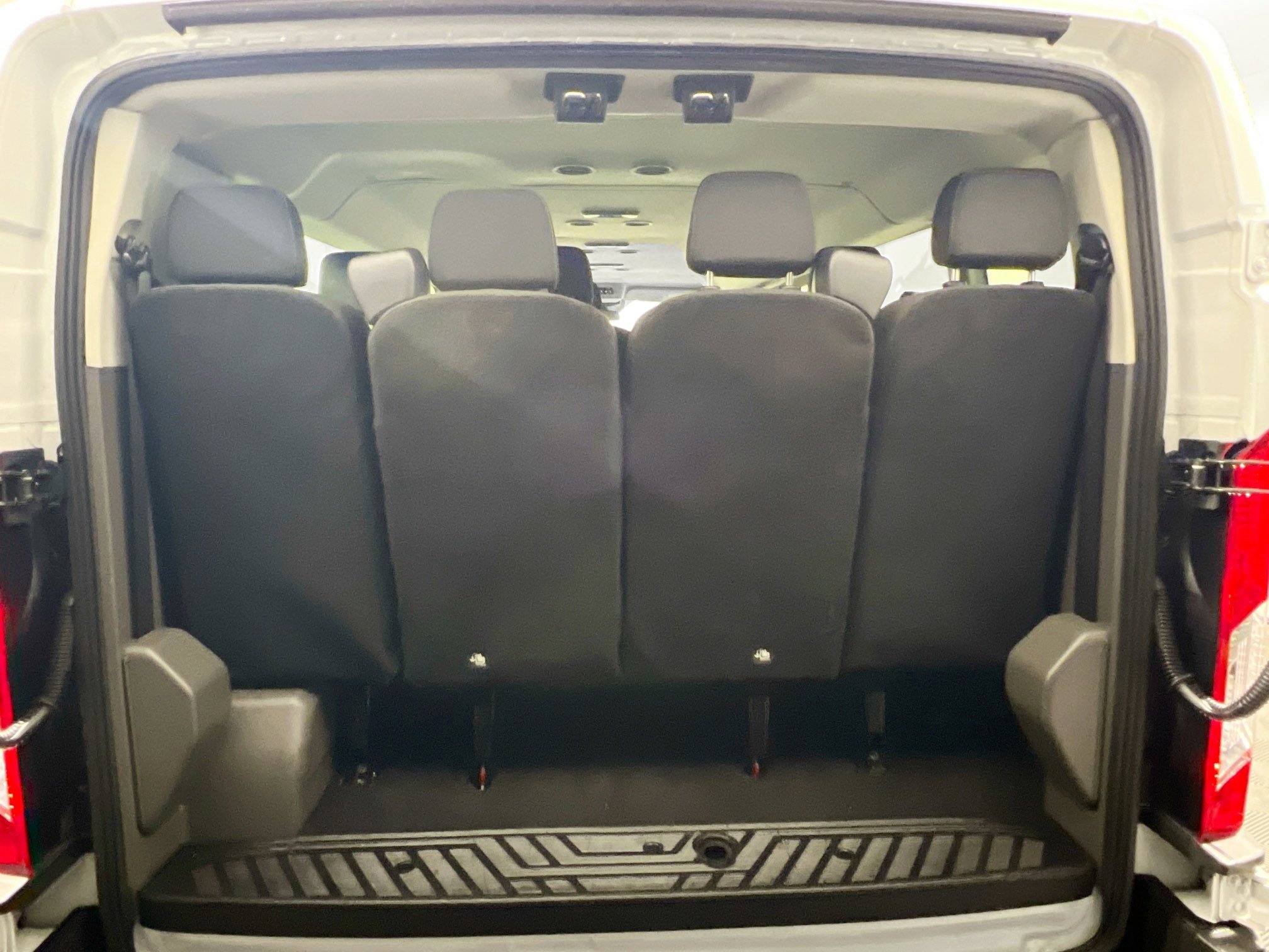 Used 2023 Ford Transit 350 XLT image 32