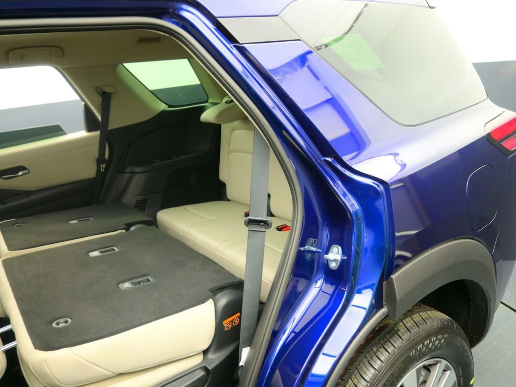 New 2026 Nissan Pathfinder SL image 10