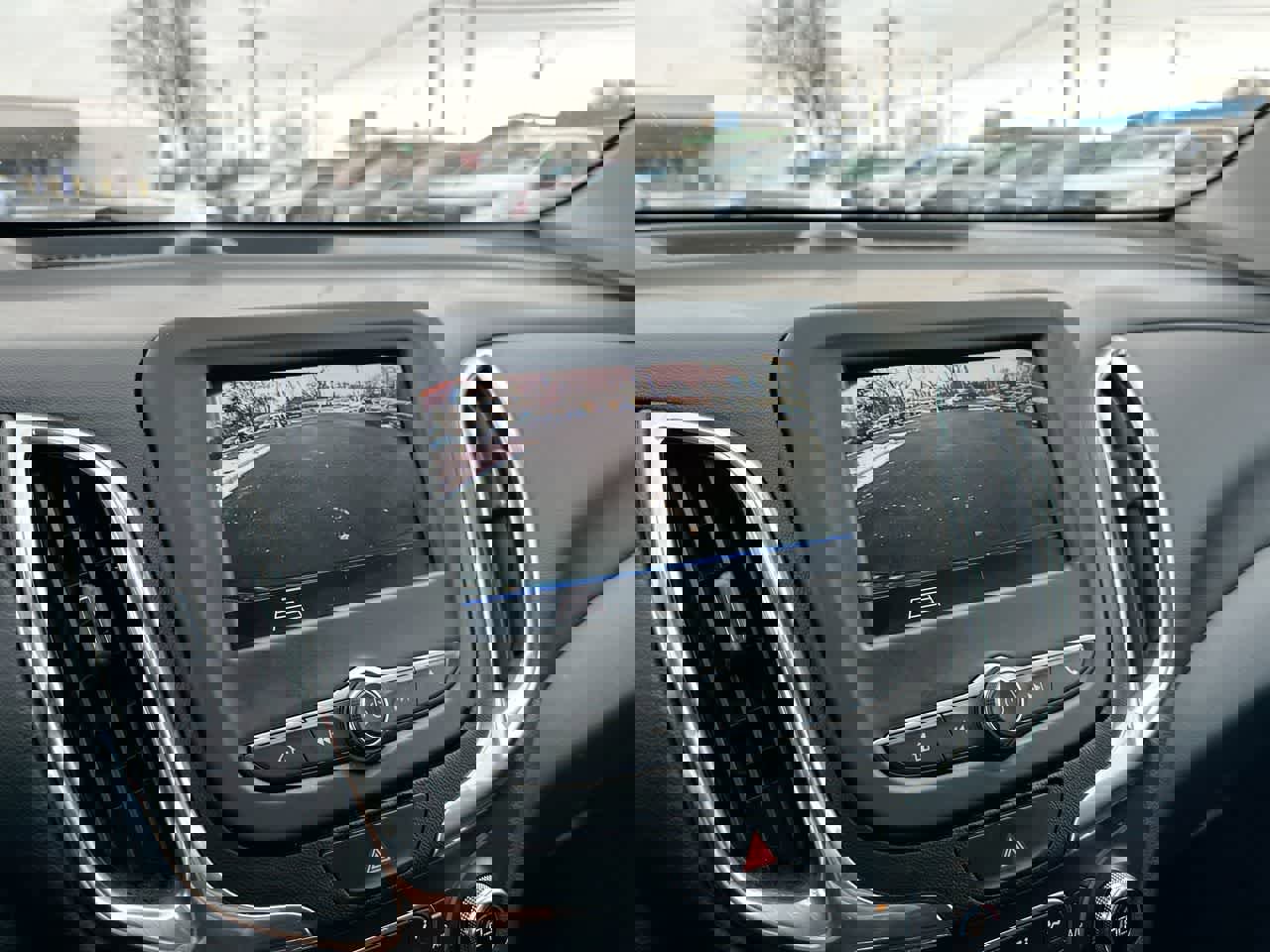 Used 2020 Chevrolet Equinox LT image 31