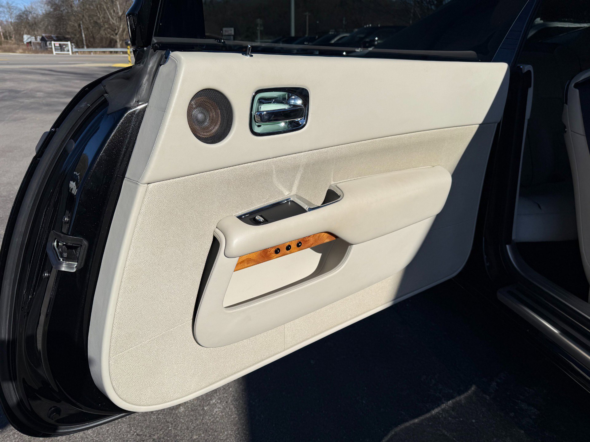 Used 2014 Rolls-Royce Wraith image 18