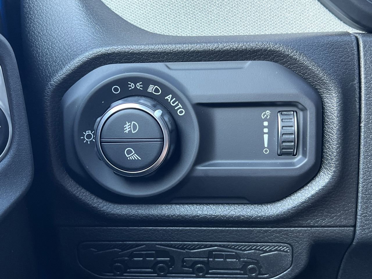 New 2025 Jeep Gladiator Sport image 13