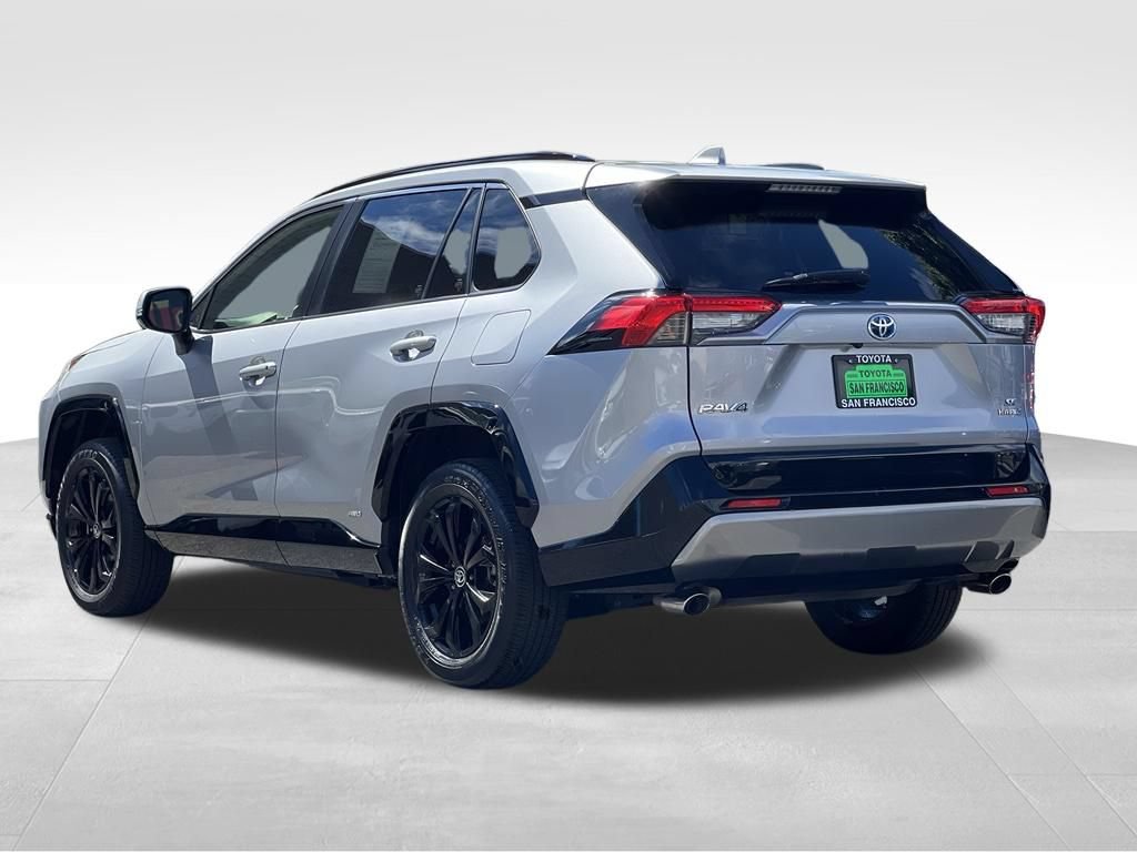 Used 2023 Toyota RAV4 SE w/ Convenience Package AWD/4WD image 3