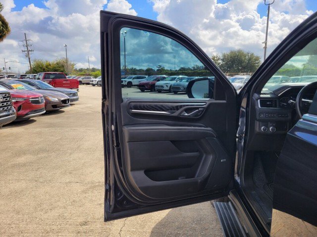 Used 2021 GMC Yukon Denali w/ Denali Premium Package image 12