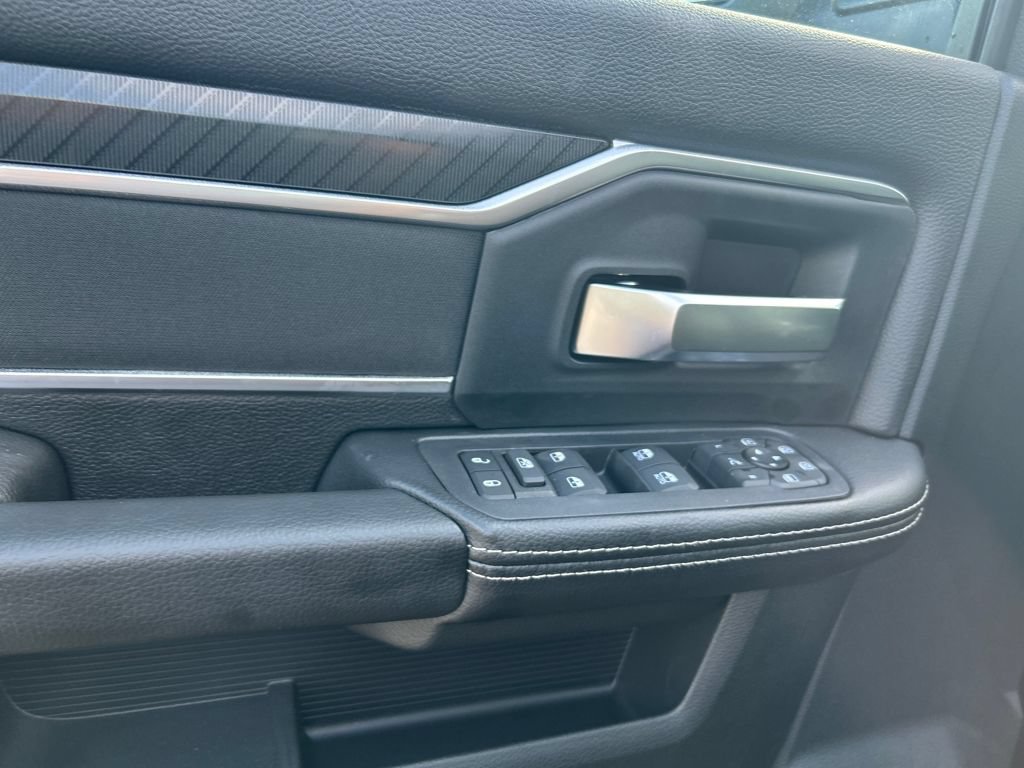 New 2026 RAM 2500 Big Horn AWD/4WD image 13
